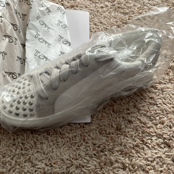 La Sheelah Jump Back Studded Star sneakers Size 8 - Picture 5 of 7
